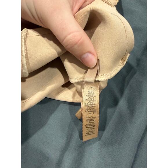 SKIMS BODY CORE SCULPT PLUNGE THONG BODYSUIT CLAY SKIMS MEDIUM NWOT - Picture 4 of 4